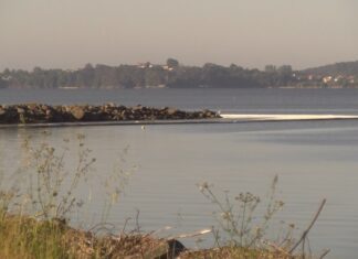 Arrancan as obras para a eliminación do espigón do porto de Taragoña