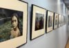 Chega a Ribeira a mostra itinerante do Premio Luís Ksado da Deputación da Coruña