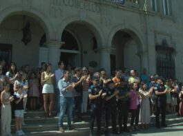 Marín garda un minuto de silencio sen noticias sobre os seus veciños desaparecidos en Venezuela