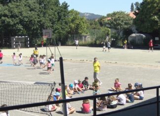Máis de 200 nenos participan no campamento de conciliación de Boiro