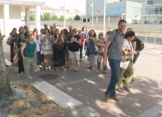 Educación confirma ás familias da Lomba a supresión dunha aula de infantil e anuncia máis recortes