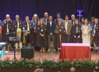 A Confraría dos Viños Rías Baixas cumpre 20 anos e regresa a Vilagarcía para nomear os novos confrares