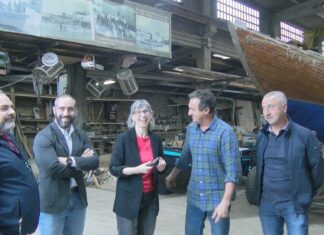 Mar pon en valor a aposta pola innovación da carpintería de ribeira nunha visita a Estaleiros Catoira
