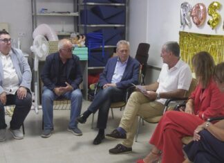 O conselleiro de Sanidade visita a Unidade de Condutas Aditivas de Noia