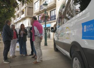 A Xunta financia a adquisición da nova furgoneta adaptada de Agadea Alzheimer en Ribeira