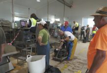Arrinca a campaña marisqueira de Noia despois de case un ano de paro da actividade