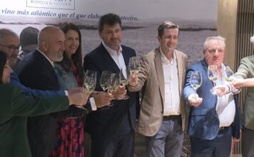 Attis, 25 anos dunha adega cos pés en Meaño e presente xa en 25 países