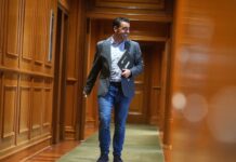 O presidente da Deputación insiste no ‘compromiso’ con Pasarón e acusa ao concello de ir ‘a rebufo’