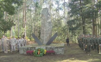 Vilagarcía rende homenaxe aos tres aviadores mortos no accidente aéreo do Xiabre polo seu 50 aniversario