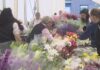 O Mercado das Flores de Vilagarcía mantén as vendas a pesar da lixeira suba de prezos