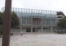 Ribeira dá un novo paso para a apertura do concello coa licitación de parte do mobiliario
